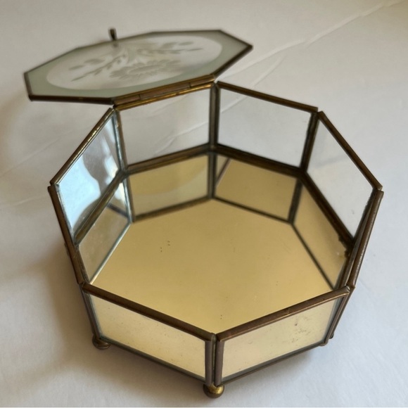 Vintage Etched Flower Glass And Brass Mirrored Hexagon Jewelry Box Large 5” - Picture 3 of 7